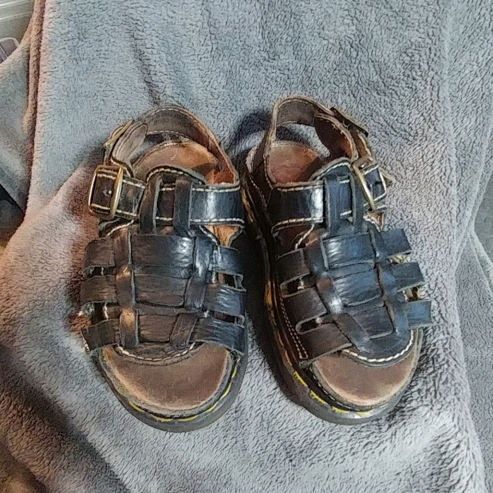 Dr. Martens women's fisherman's sandal 8092